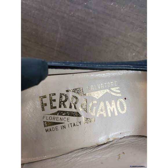 Vintage Salvatore Ferragamo Navy Blue Pumps - Size 8 - Picture 6 of 6